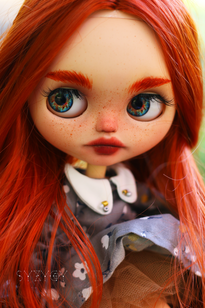 Rowan – Custom Blythe Doll – OOAK – 28 cm (3 Outfits)