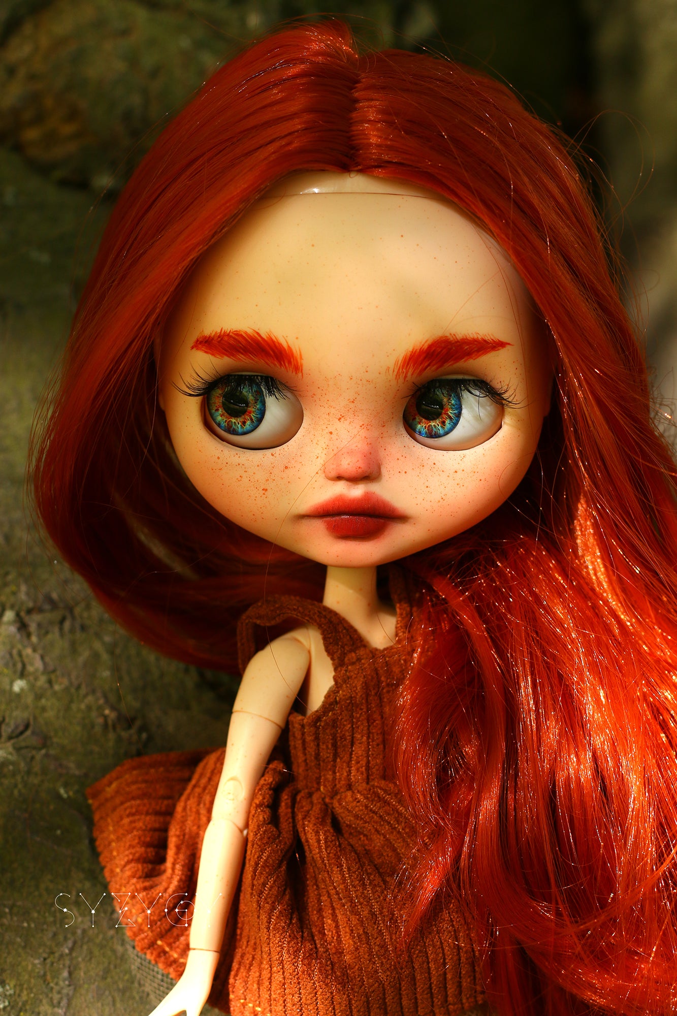 Rowan – Custom Blythe Doll – OOAK – 28 cm (3 Outfits)