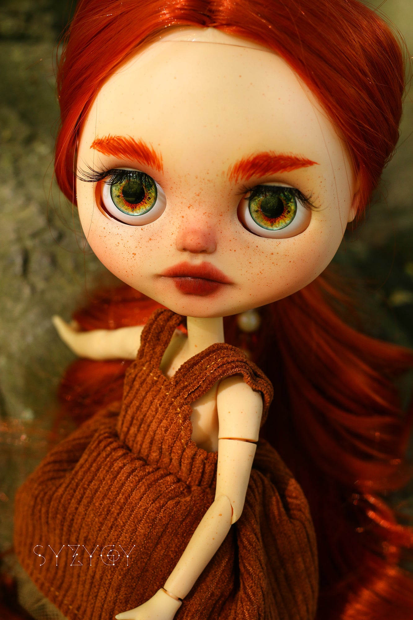 Rowan – Custom Blythe Doll – OOAK – 28 cm (3 Outfits)