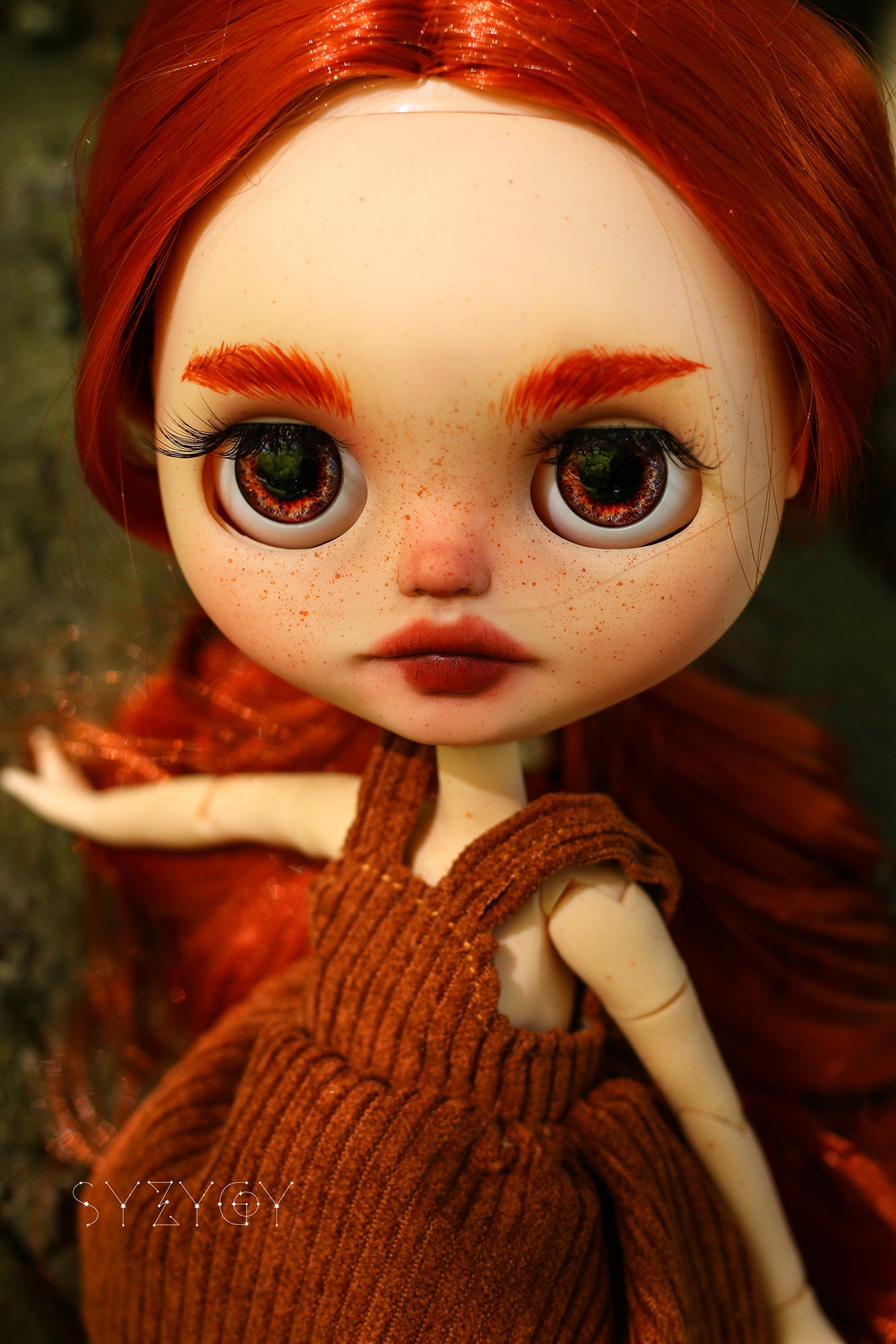 Rowan – Custom Blythe Doll – OOAK – 28 cm (3 Outfits)