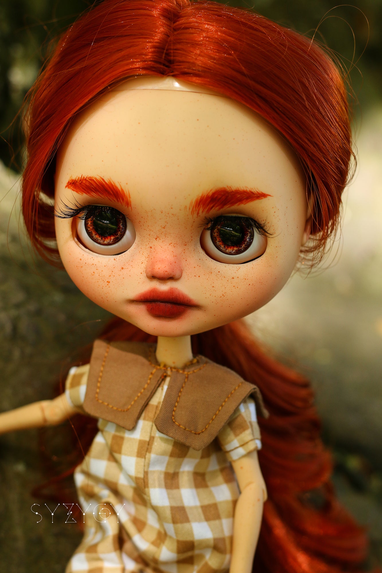 Rowan – Custom Blythe Doll – OOAK – 28 cm (3 Outfits)