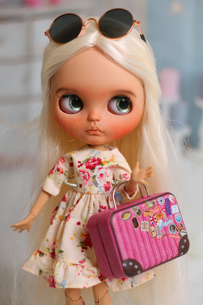 Blythe Mini Metal Travel Bag – Pink Doll Suitcase (1:6 Scale)