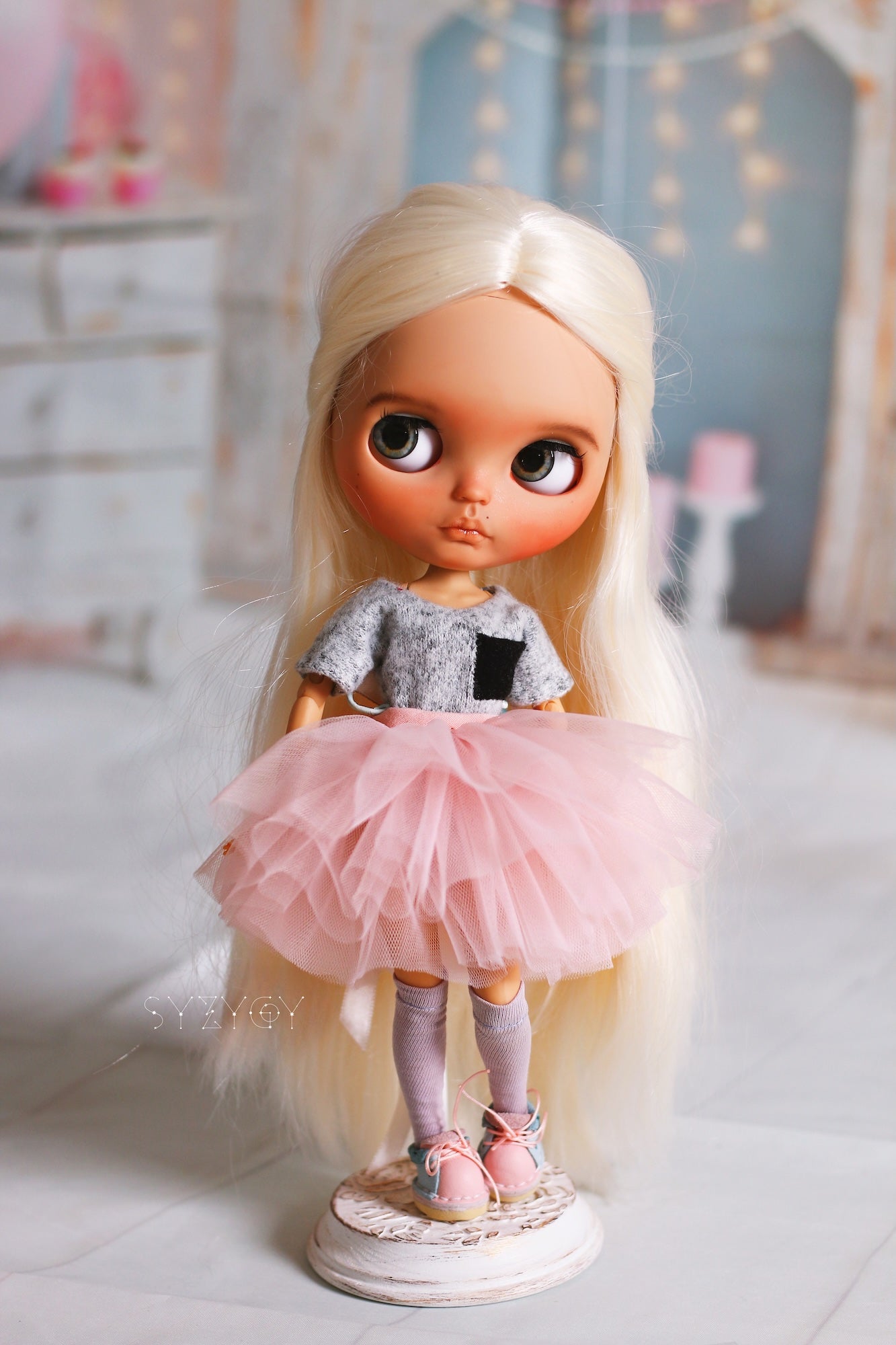 Romana – Custom Blythe Doll – OOAK – 28 cm (Full Set)