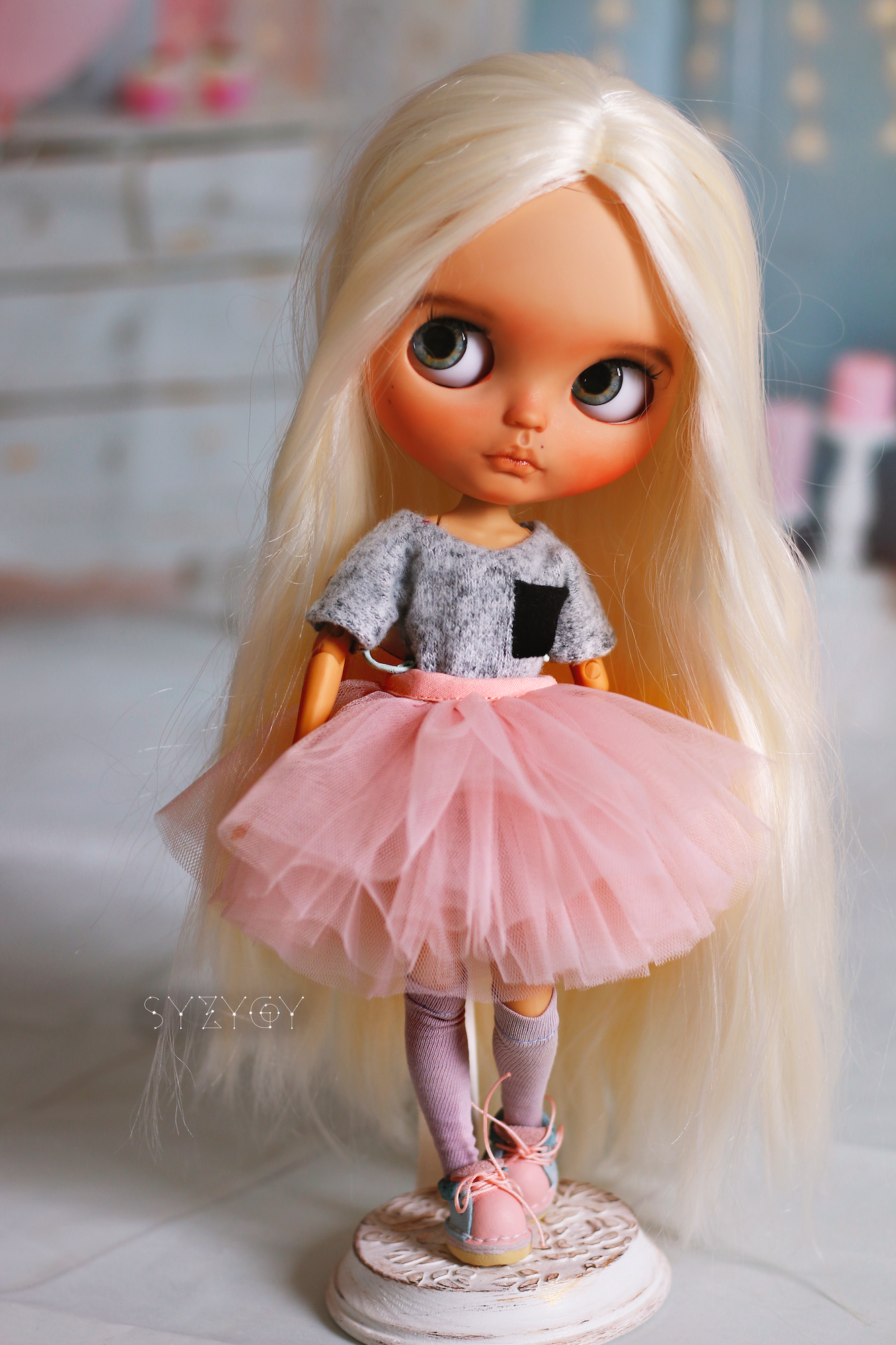 Romana – Custom Blythe Doll – OOAK – 28 cm (Full Set)